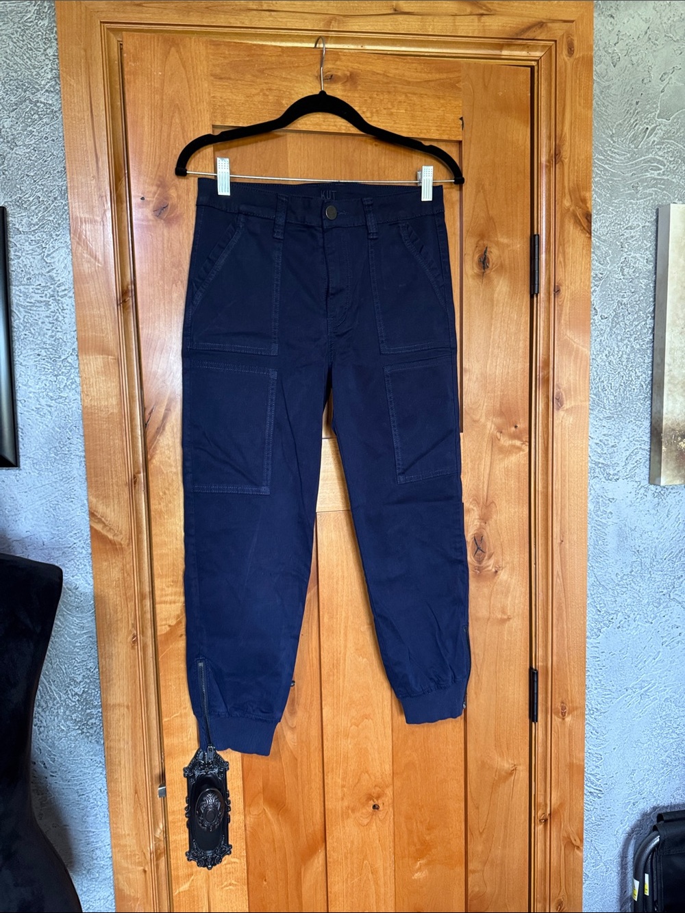 KUT Navy Women’s Cuffed Capris